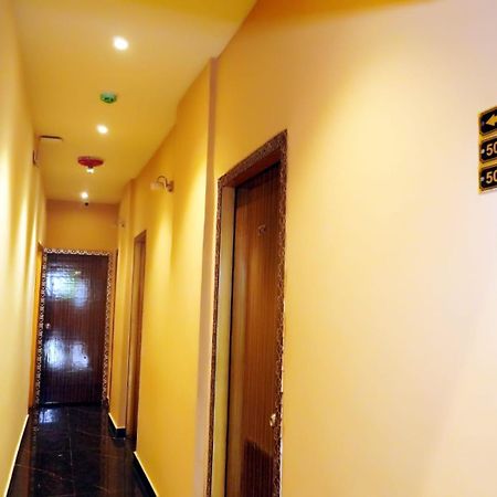 Hotel Golden Plaza Vashi Екстер'єр фото