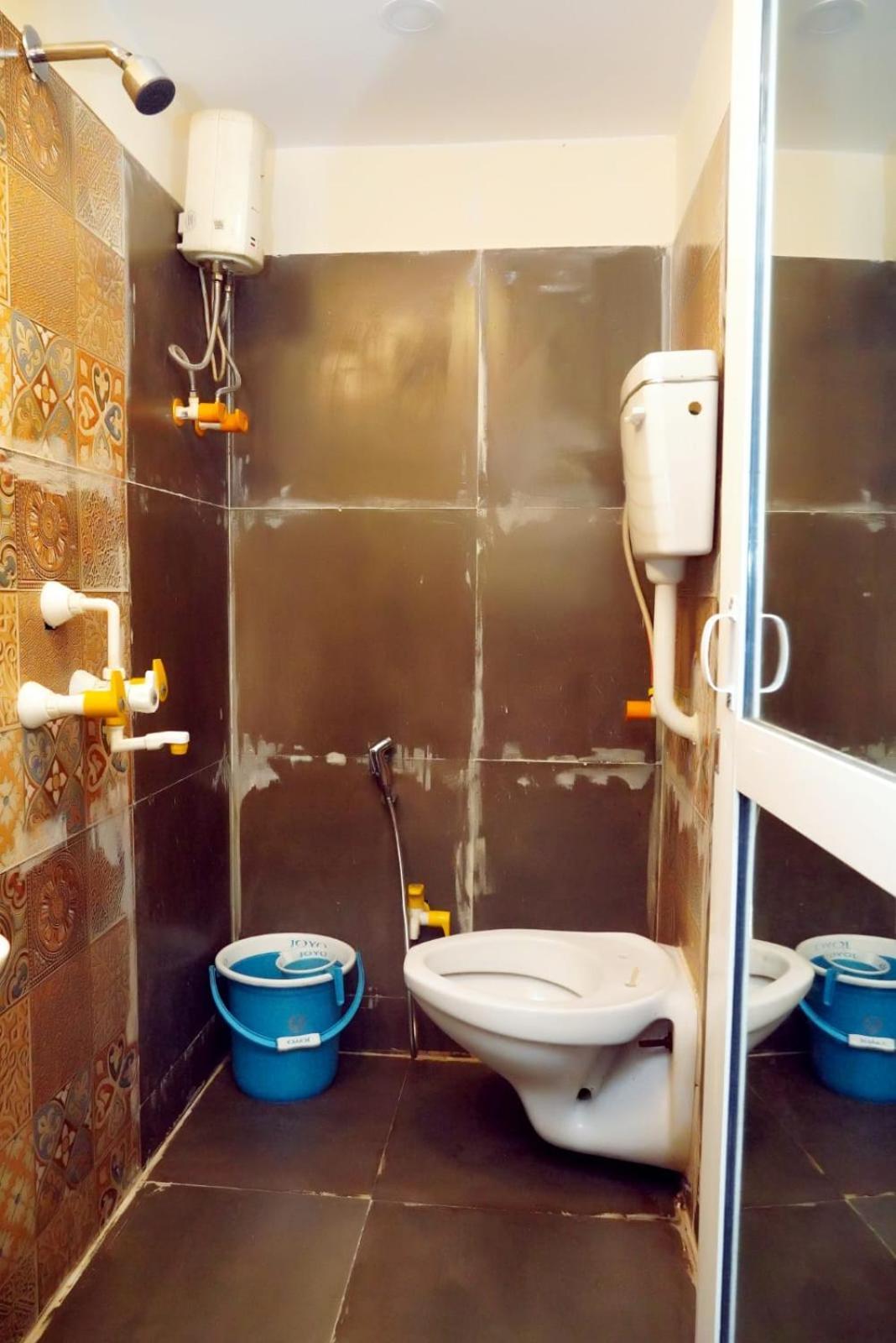 Hotel Golden Plaza Vashi Екстер'єр фото
